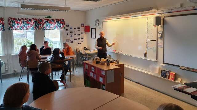 Skoob Salihi från Sveriges Radio besökte på måndagen Natur- och miljöskolan i Åmål.