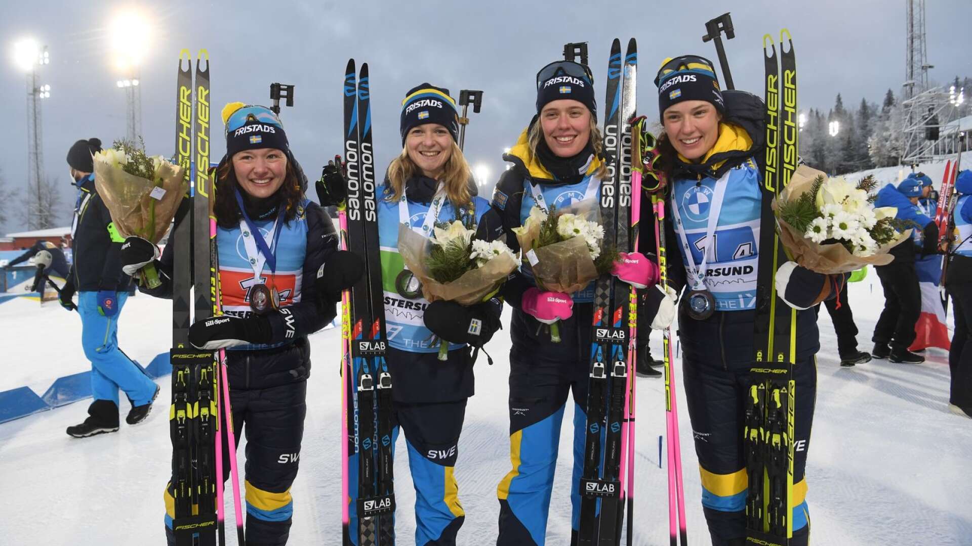 Linn Persson, Mona Brorsson, Elvira Öberg och Hanna Öberg får åka vidare när skidskyttevärldscupen fortsätter i Österrike.