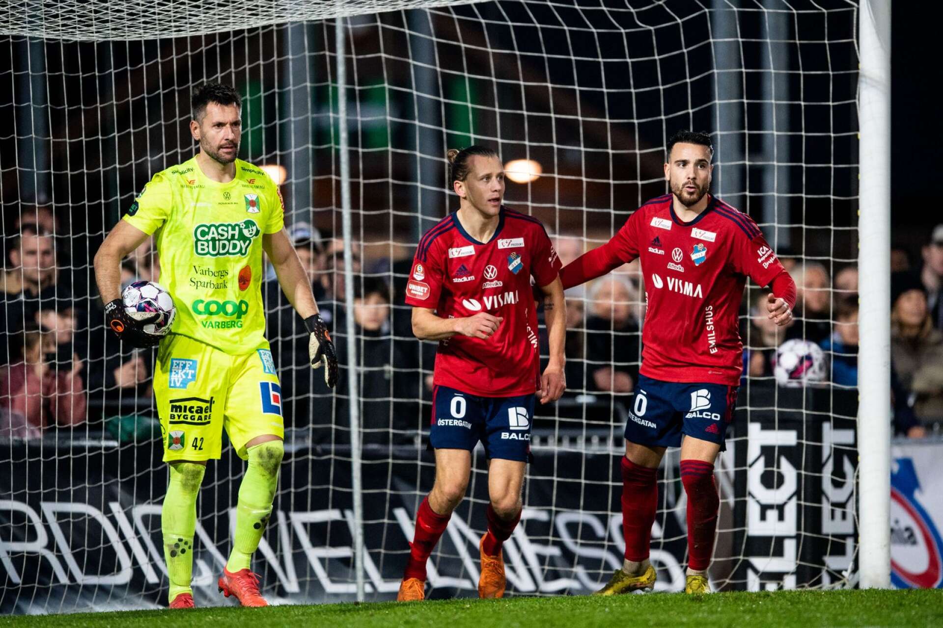 Östers IF spelar kvar i superettan även 2023 efter förlusten i det allsvenska kvalspelet mot Varbergs Bois.