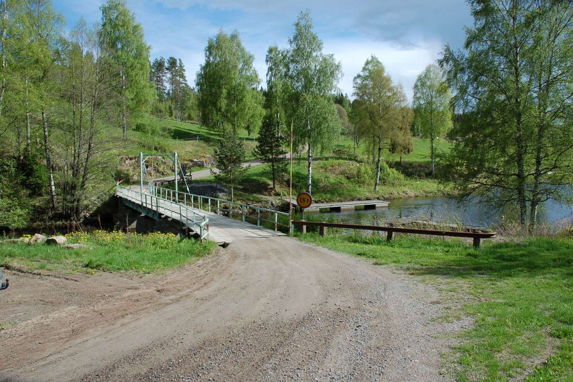 Bron i Östervallskog kommer även i fortsättningen vara en bro för biltrafik.