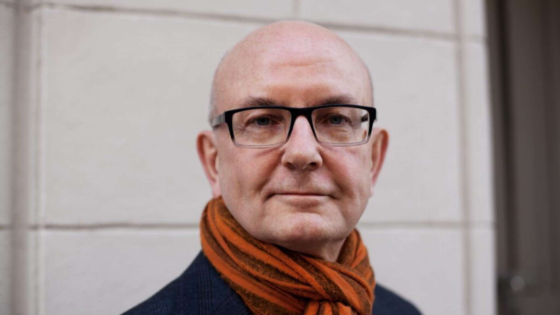 Mångprisade journalisten och författaren Peter Kadhammar, bördig från Säffle, debuterar på Bokdagar i Dalsland.