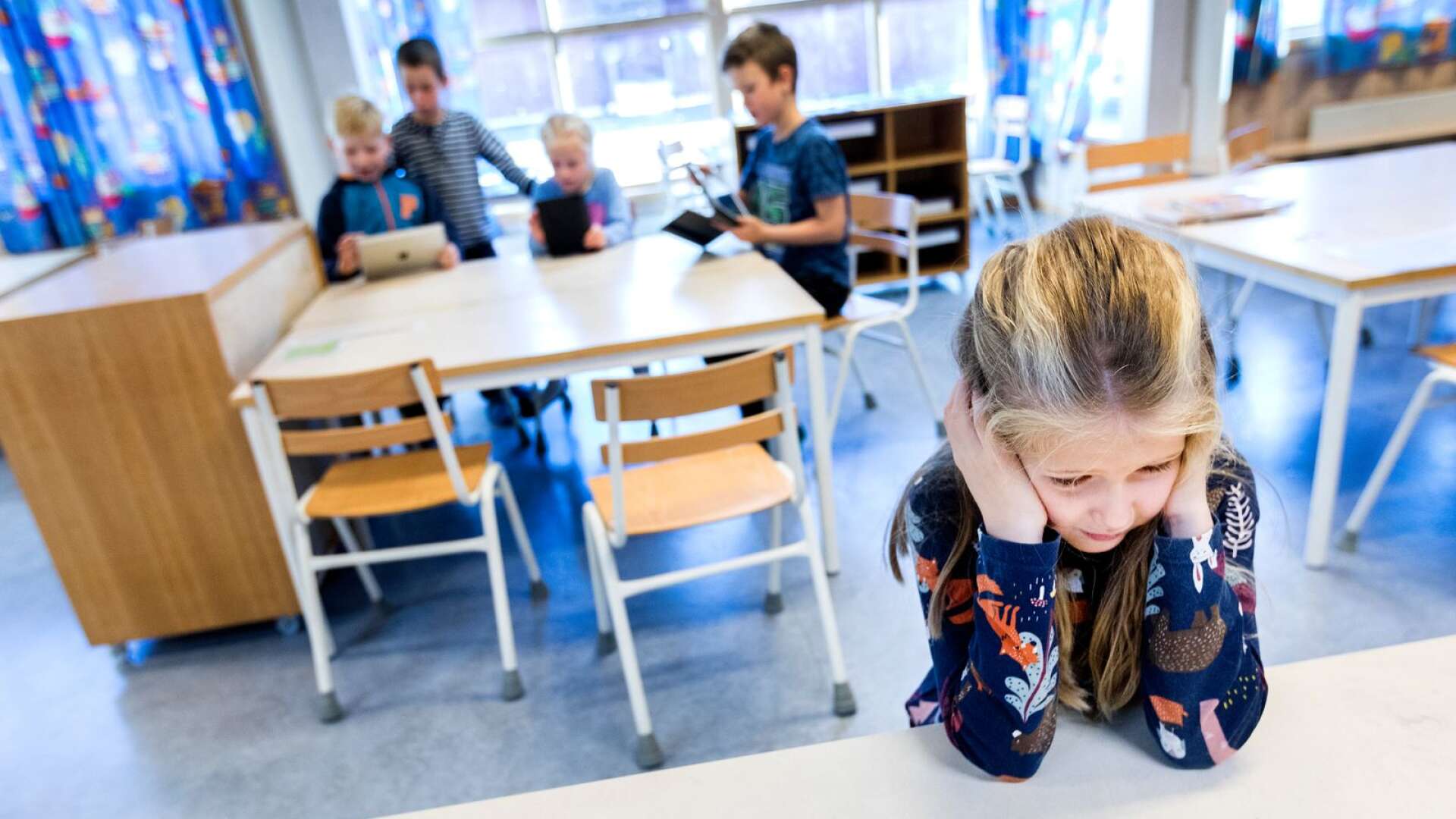 I klassrummet ska fokus vara på undervisningen, och eleverna ska ha goda förutsättningar att koncentrera sig, skriver Anna Ekström och Anna Dahlén Gauffin.