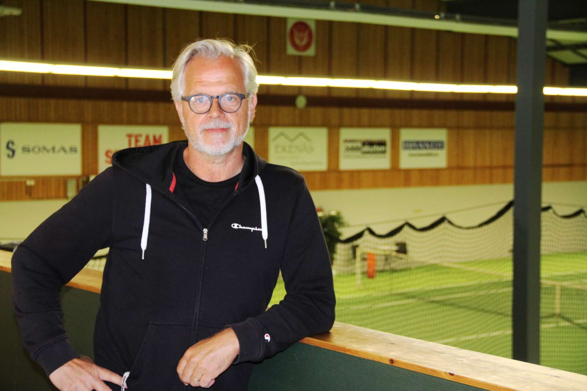 Billerud TK:s klubb- och fastighetschef, Per-Åke Grunnan ser fram emot att de kommer kunna erbjuda padel i tennishallen framöver. 