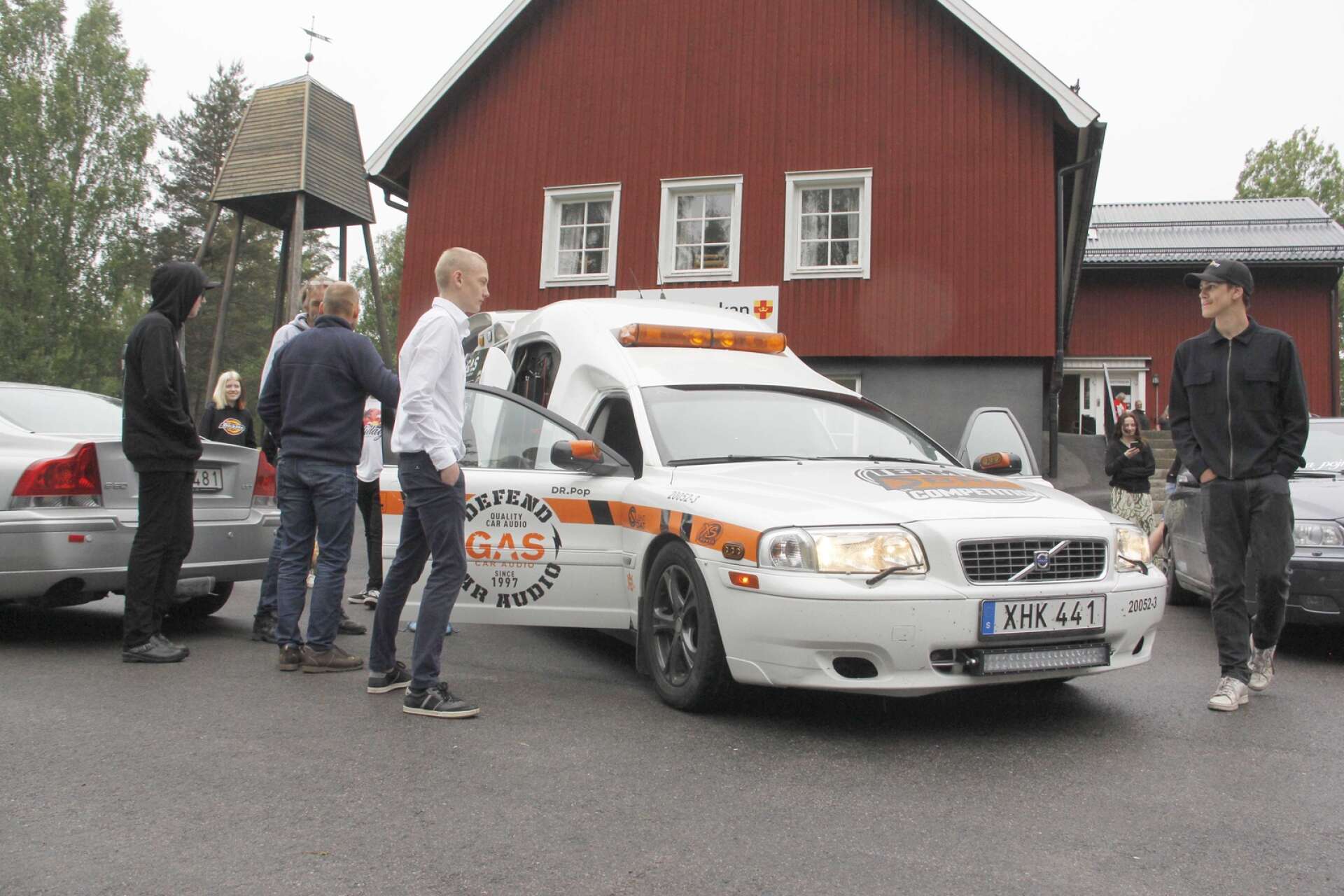 Thomas Nilssen är mästare i ljud och har även byggt om en ambulansbil.