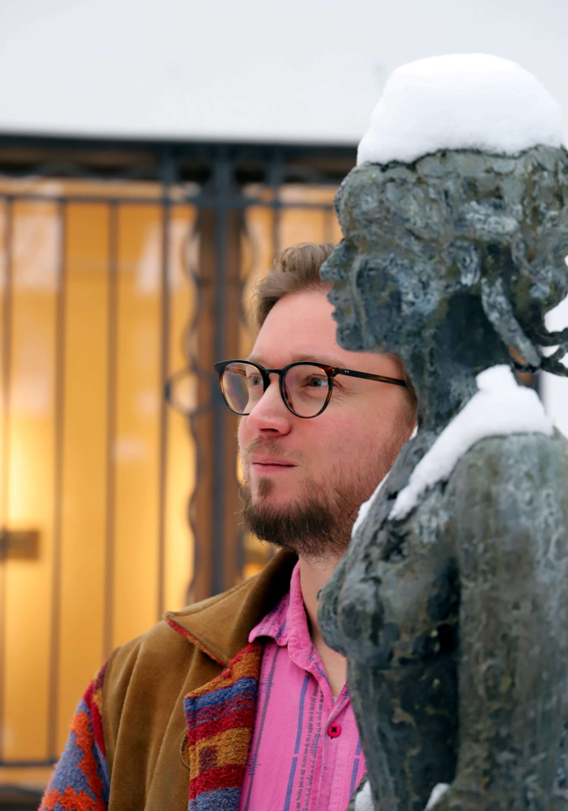 Marcus Modh är inne på sista veckan som föreståndare för konsthallen i Arvika. På måndag börjar han på sitt nya jobb i Sigtuna. Skulpturen på bilden är Liss Erikssons Mette III och står utanför konsthallen.