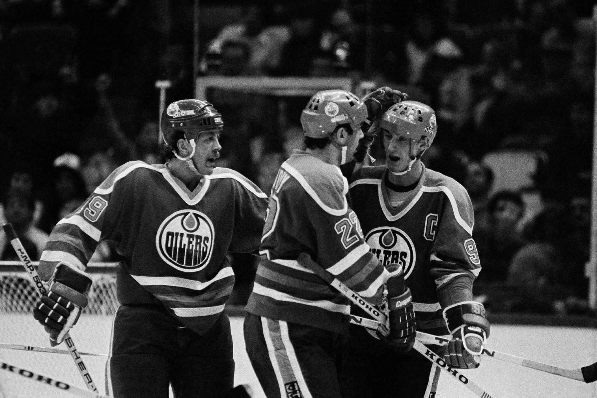 Willy Lindström, till vänster, blev nära vän med Wayne Gretzky, till höger, under sin tid i Edmonton Oilers.