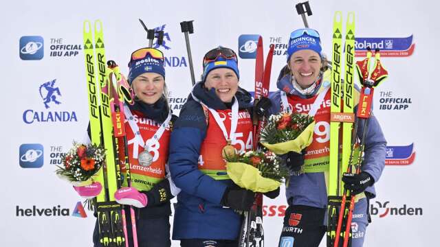 Svenska EM-tvåan Tilda Johansson med ettan Anastasiya Merkushyna, Ukraina, och trean Vanessa Hinz, Tyskland.