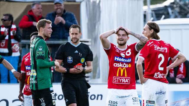 Christos Gravius röda kort under måndagens oavgjorda match mot Varberg (1–1).