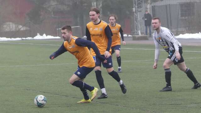 Det blev oavgjort i den första matchen för säsongen på Sporthällas konstgräs. Nyförvärvet Adam Jansson gjorde ett stabilt intryck.