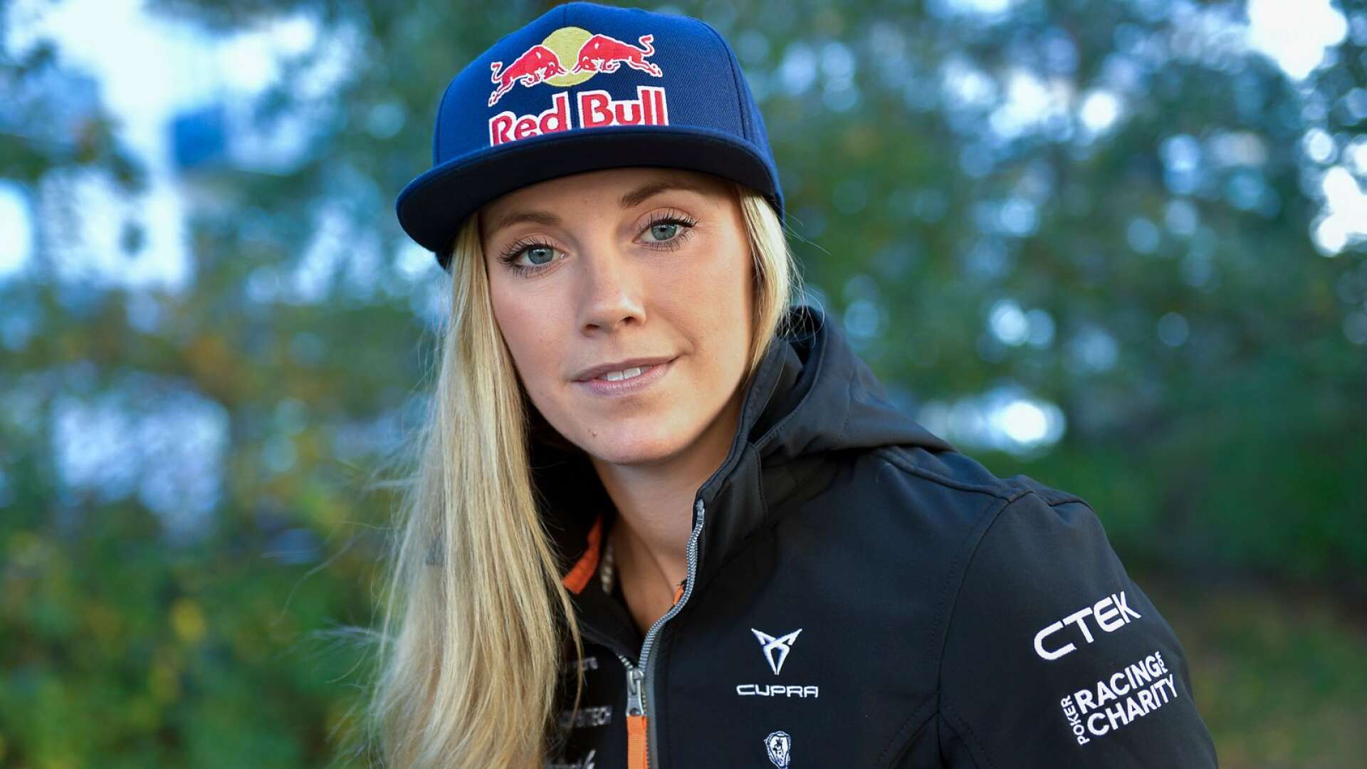 Racerföraren Mikaela Åhlin-Kottulinsky vann som första kvinna en STCC-deltävling. 