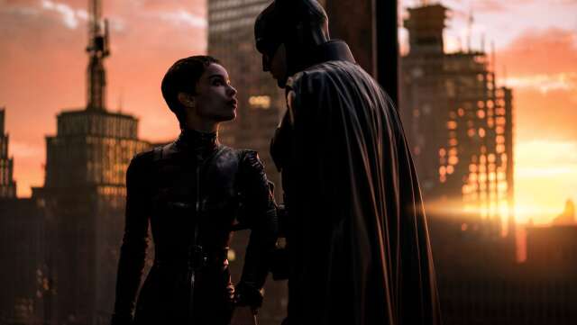 Catwoman (Zoë Kravitz) och Batman (Robert Pattinson) har en sprakande kemi i &quot;The Batman&quot;. 