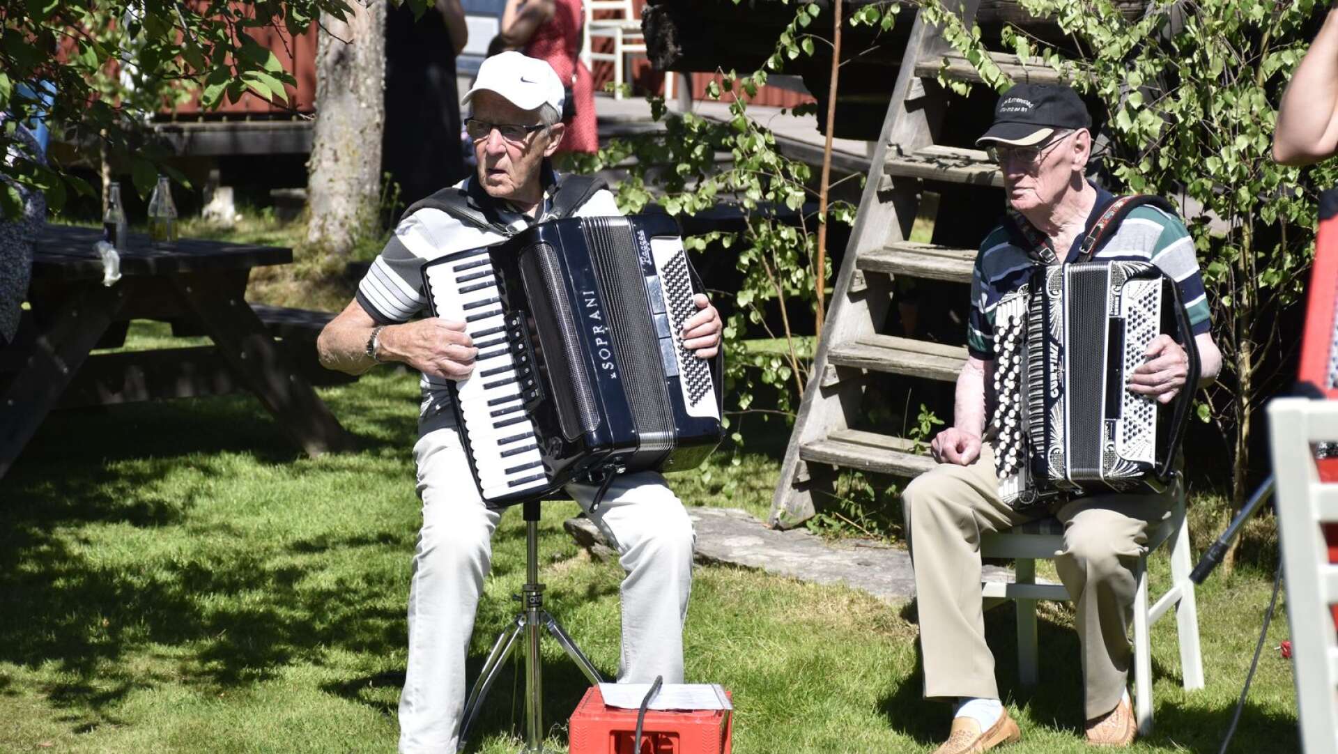 Ingvar och Bertil stod för musiken. 