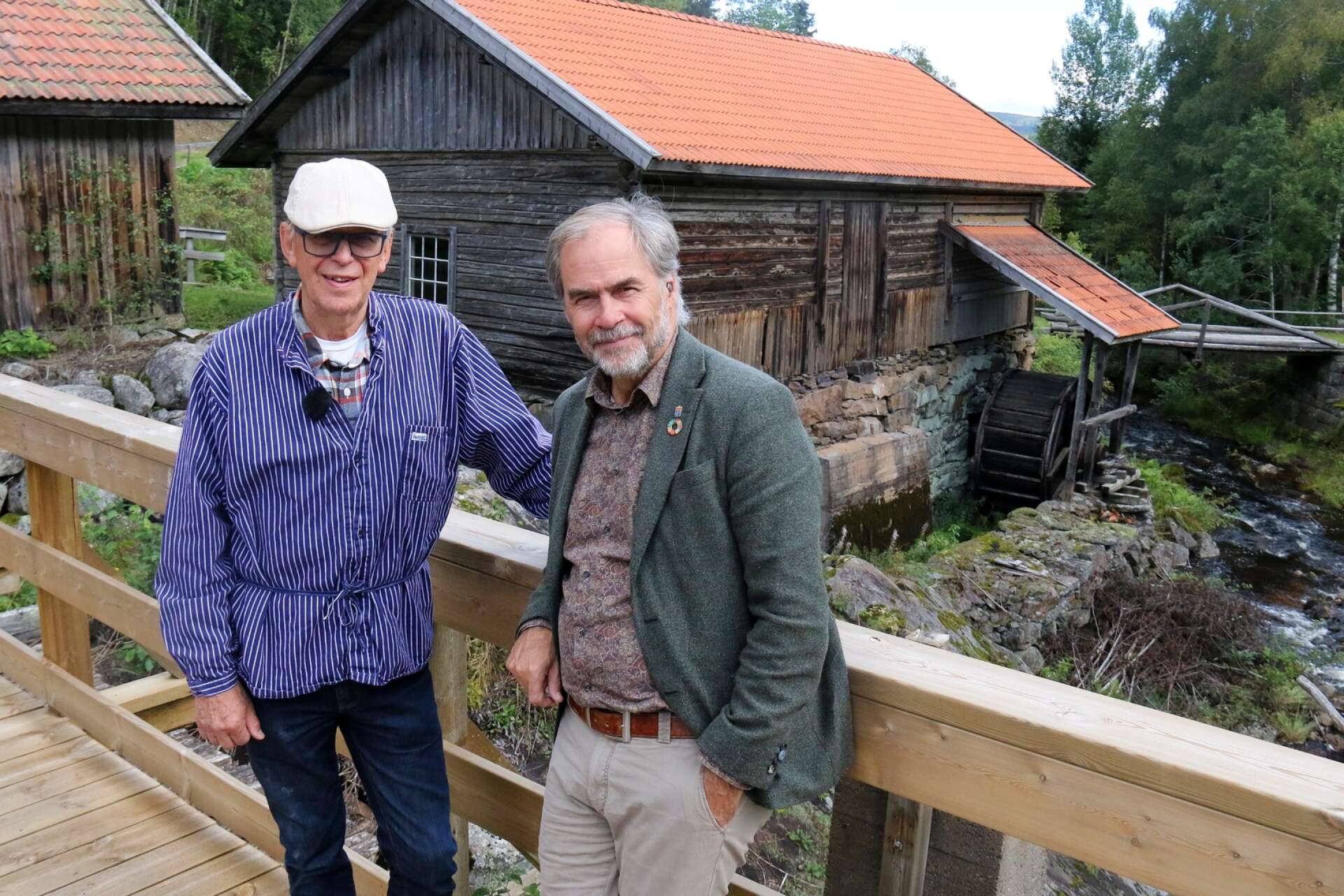 Björn Sandborgh och föreningen Östmarksbygden bjöd in landshövding Georg Andrén för att visa upp Röjdåfors kvarn och provköra rosteriet.