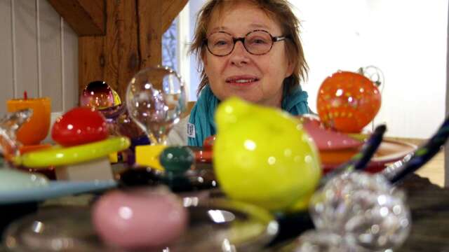 Annette Alsiö ställer ut sin glaskonst på Museet Kvarnen i Filipstad över jul och nyår.