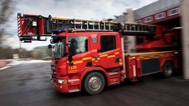 Under lördagseftermiddagen ryckte räddningstjänsten ut på två anlagda bränder på Valboskolan i Färgelanda.