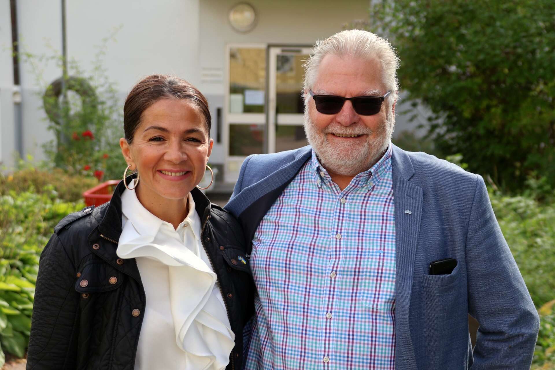 Riksdagsledamoten och ny partisekreterare för Liberalern, Gulan Avci, besökte Färgelanda under tisdagen för att prata utbildning på Dalslands folkhögskola. På plats var också Kenneth Carlsson (L), gruppledare i Färgelanda.