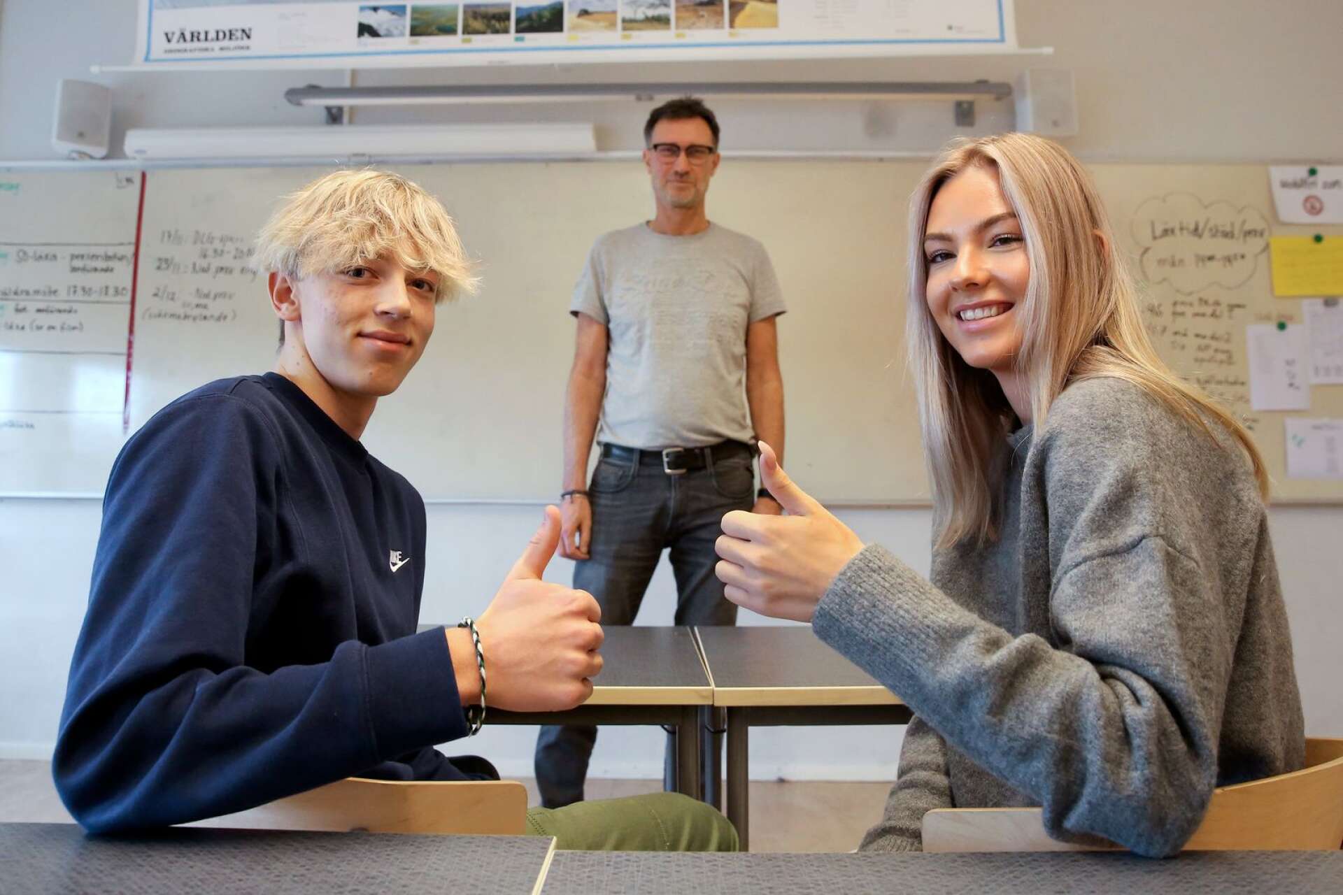Carl Andersson och Ebba Svensson är några av alla de elever som tycker att David Lugner är Sveriges bästa lärare.