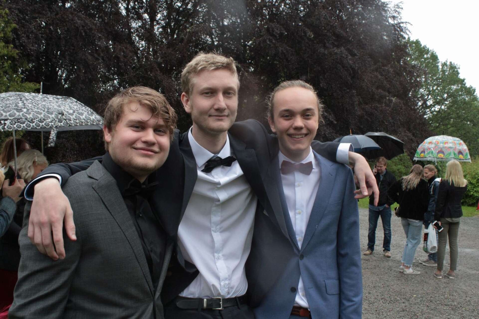 Jorn Edens, Sixten Nyman och Vincent Nyqvist. Tre glada grabbar som gärna ville vara med på bild.