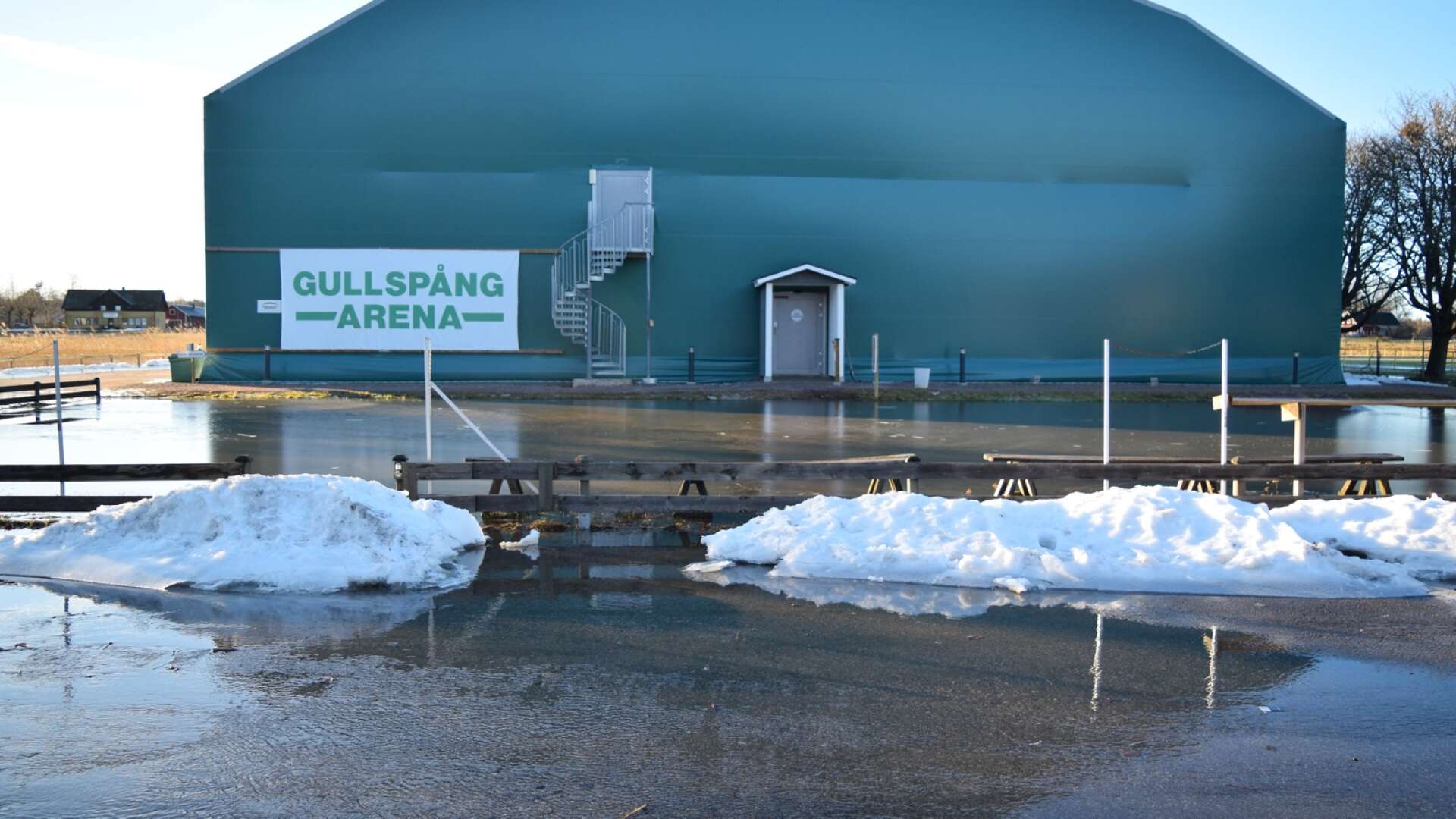 Vattnet närmade sig Gullspång Arena. 