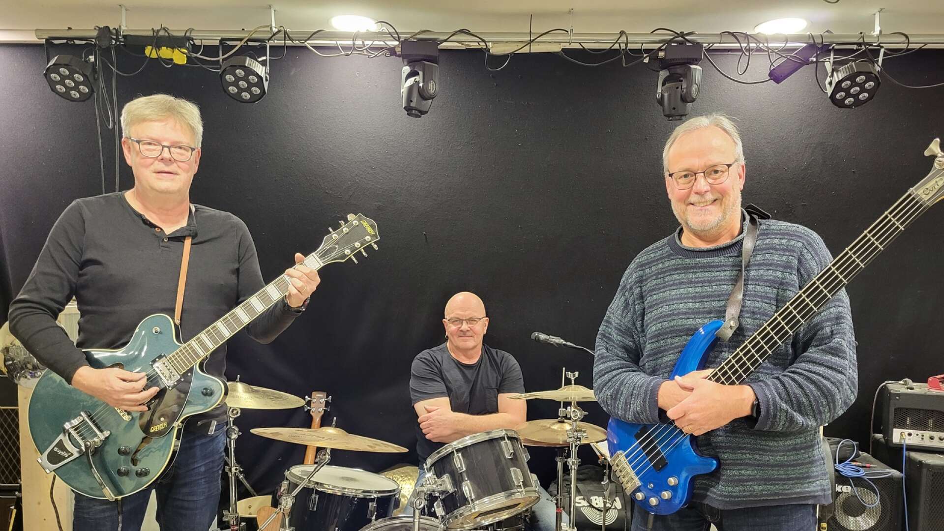Garage 19 är ett nybildat rockband från Filipstad. Bandmedlemmarna Tomas Lindberg, Per Hero och Jan Forsberg söker nu efter en keyboardist och sångare. 