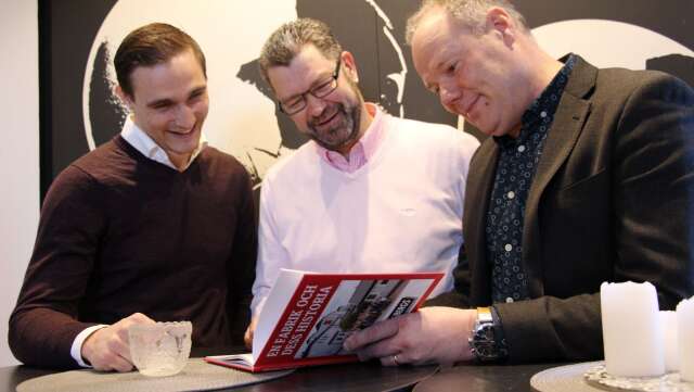 Källbergs Jonas Lundin, Petter Svensson och Mats Engdahl är nöjda med &quot;En fabrik och dess historia&quot;.