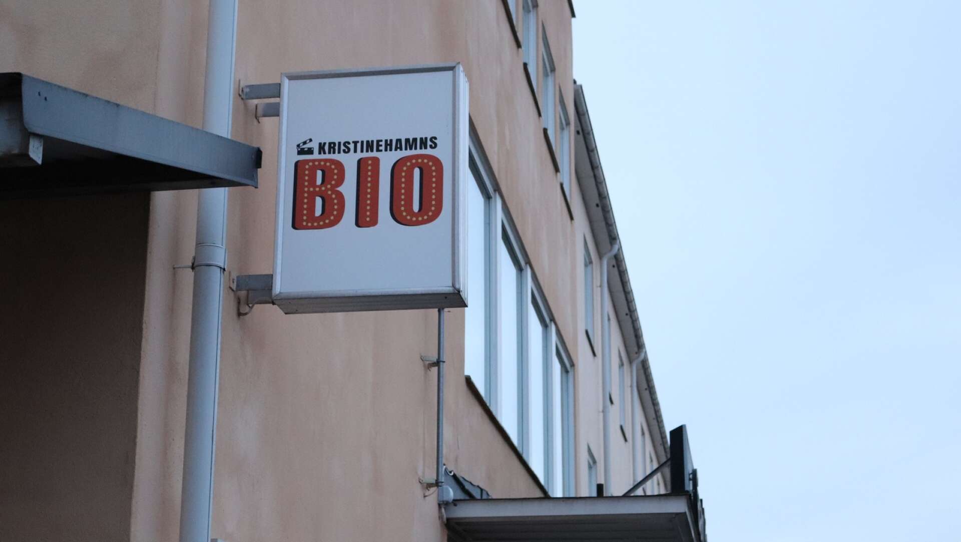 Biografen i Kristinehamn kan tvingas stänga den 1 oktober. Då löper avtalet mellan kommunen och entreprenören Patrik Ekman ut.