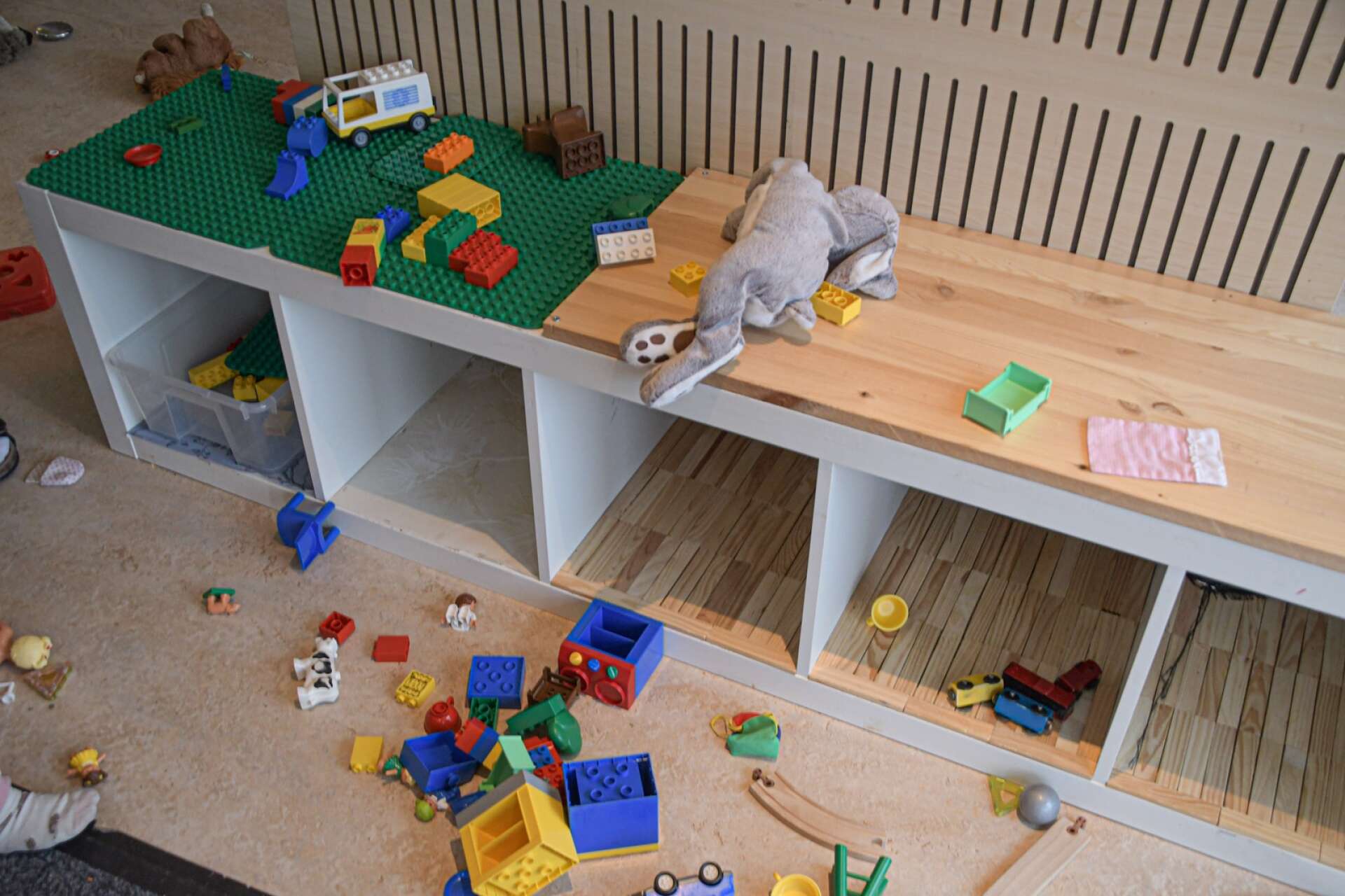 Vissa miljöer i förskolan behöver få rutiner att bli rengjorda. 