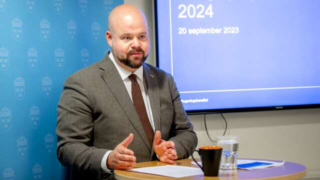Den ene av regeringens båda värmlänningar, Peter Kullgren (KD), presenterade på onsdagen höstbudgeten i Karlstad.