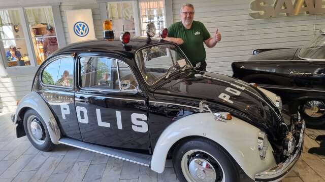 Utställningen &quot;Polispådrag i Arvika&quot; öppnades under nationaldagen på Arvika Fordonsmuseum. Intendenten Kalle Evrell njöt bland annat av en polisbubbla från 1968, Volkswagen/bubbelnörd som han är.