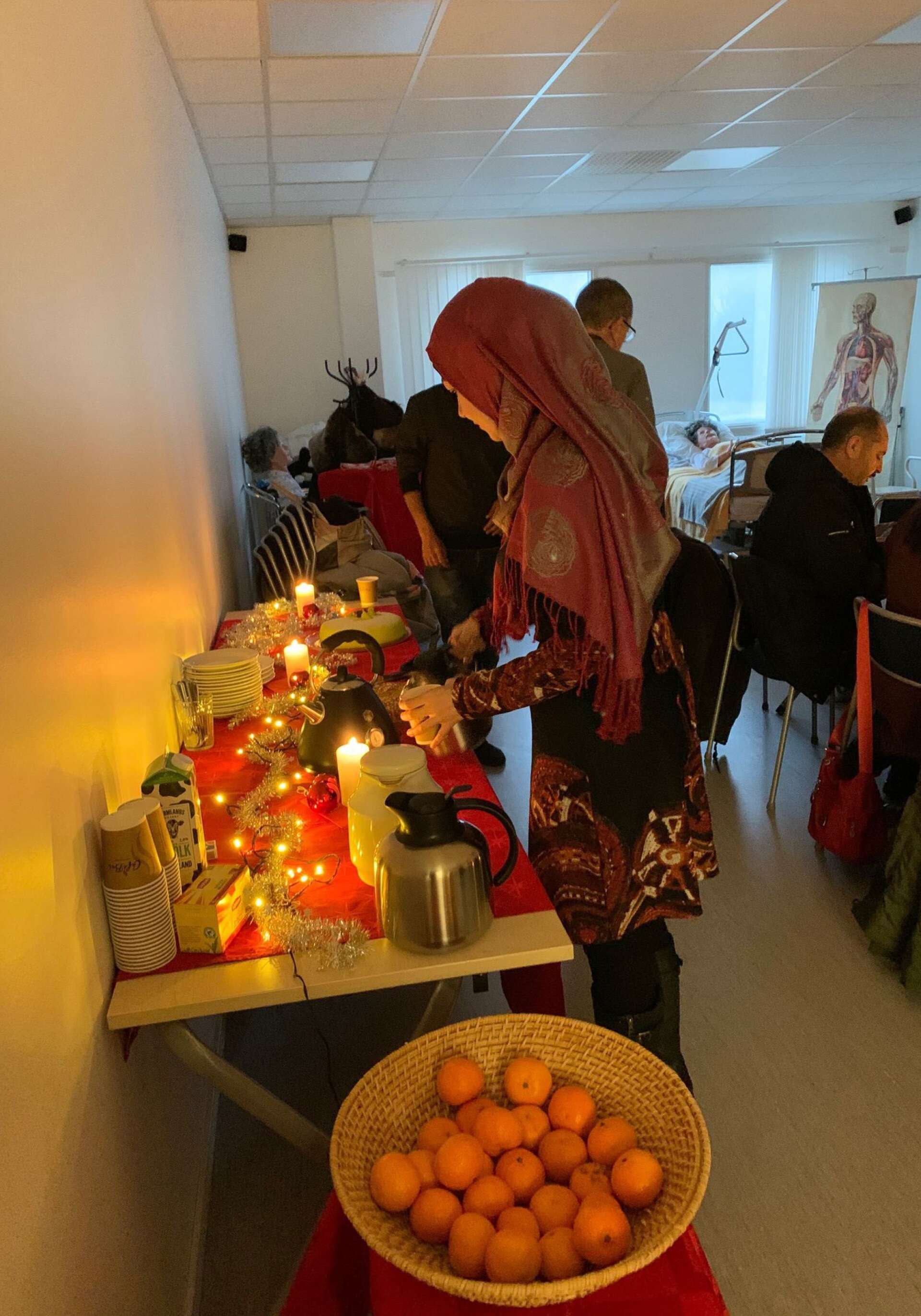 Den 19 december hölls en skolavslutning för vårdeleverna, med kaffe, tårta och frukt.