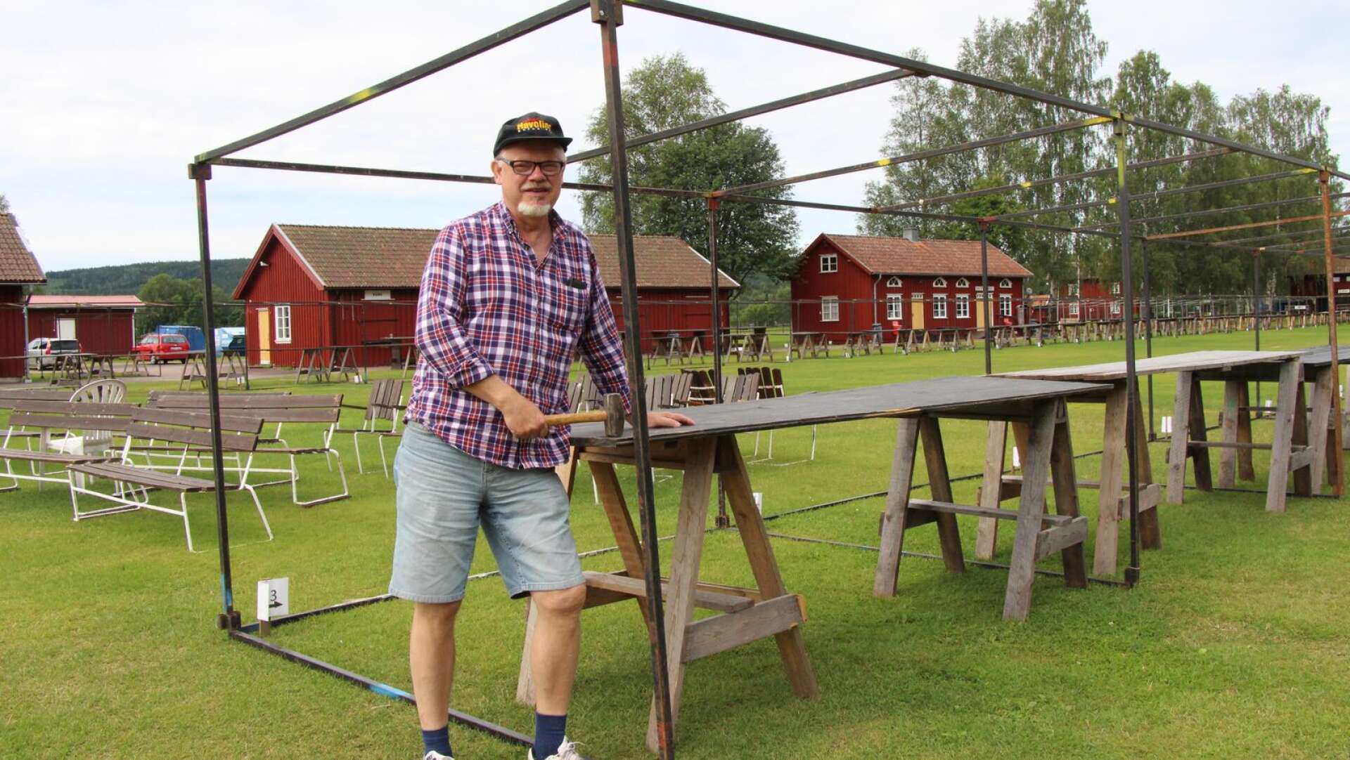Kjell Eliasson är mässgeneral för antik- och samlarmässan i Ransäter för 26:e året i rad.