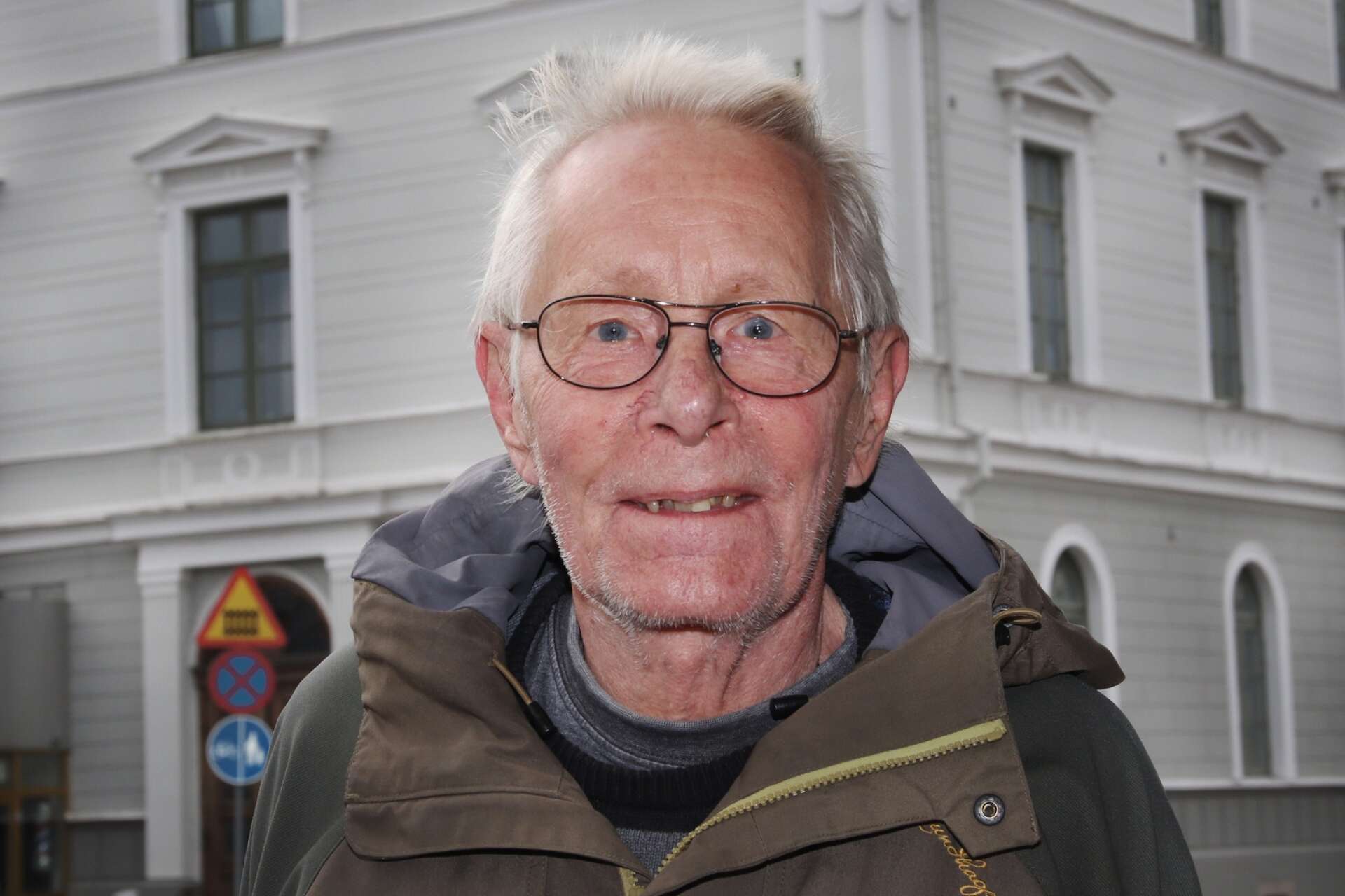 Torgny Thelander, 76, är relativt nybliven Mariestadsbo, men tror att folk är nöjda med hur kommunen sköts och att man därför röstar på det största styrande partiet. ”Det är trevlig och välskött stad.” 