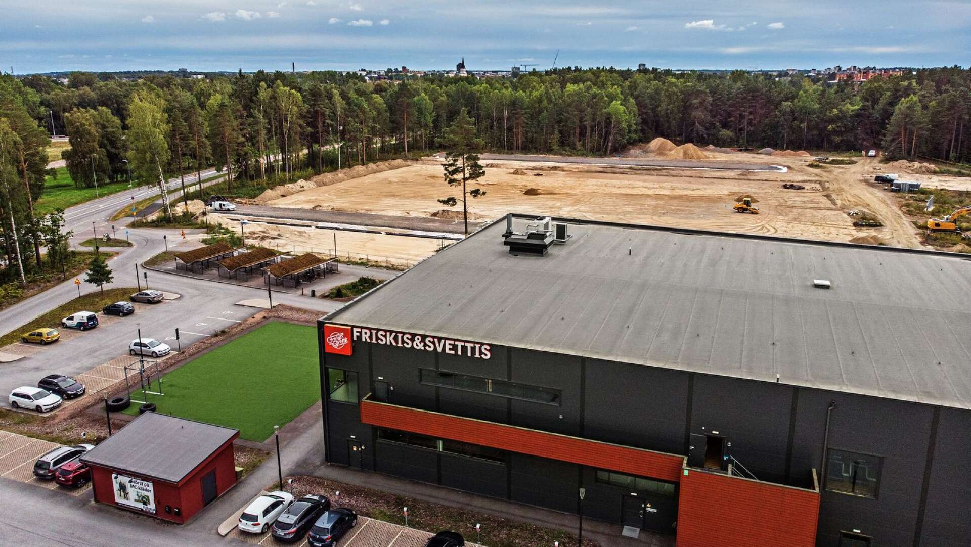 Karlstads kommun söker konstnärer som vill smycka ut den nya arenastaden som växer fram söder om Råtorp.