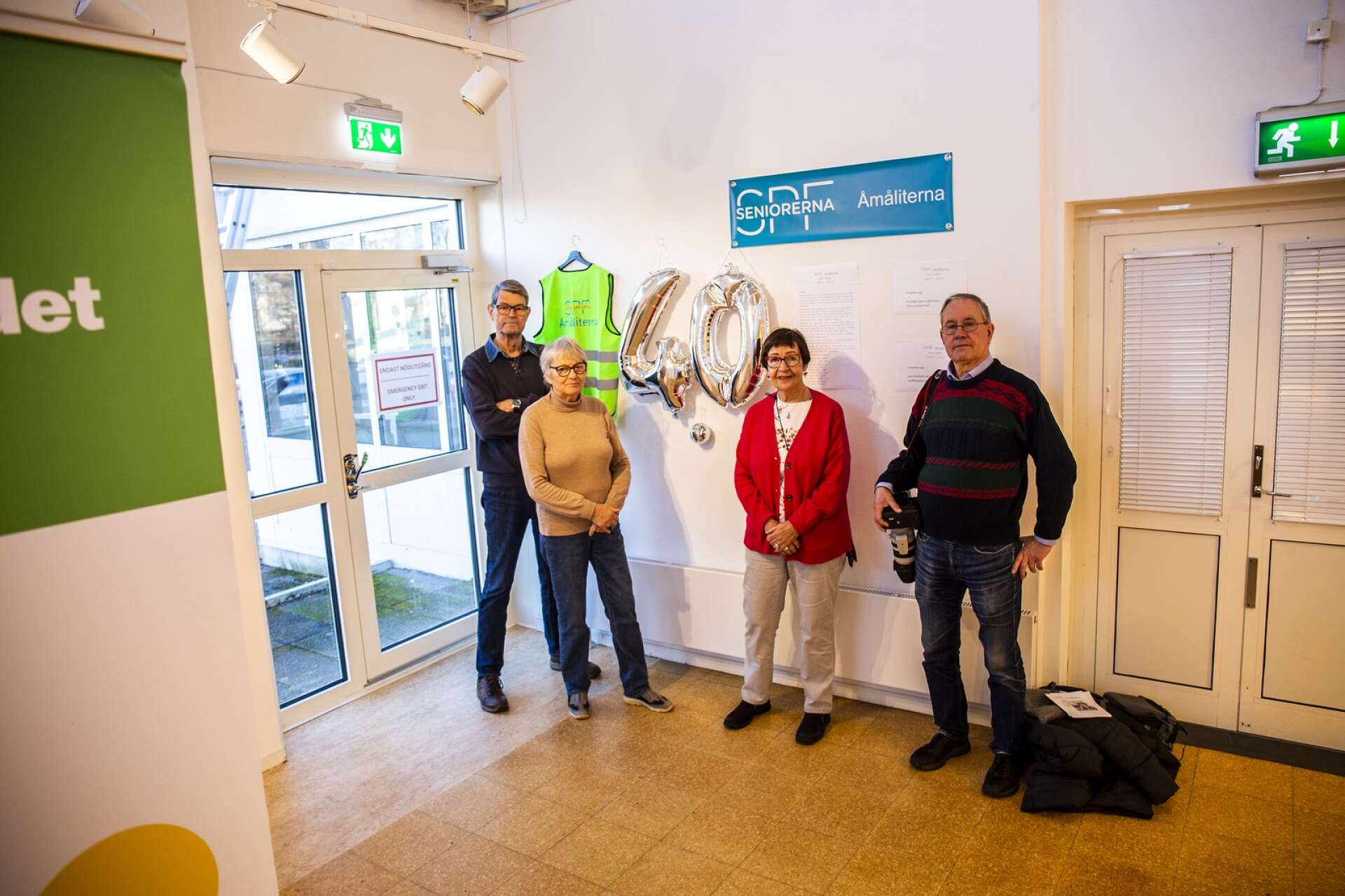 Thomas Barthold, Kajse-Britt Andersson, Lisette Lindenström och Lennart Hansson utgör den så kallade jubileumsgruppen och har ansvaret att hänga utställningen i Åmåls konsthall.