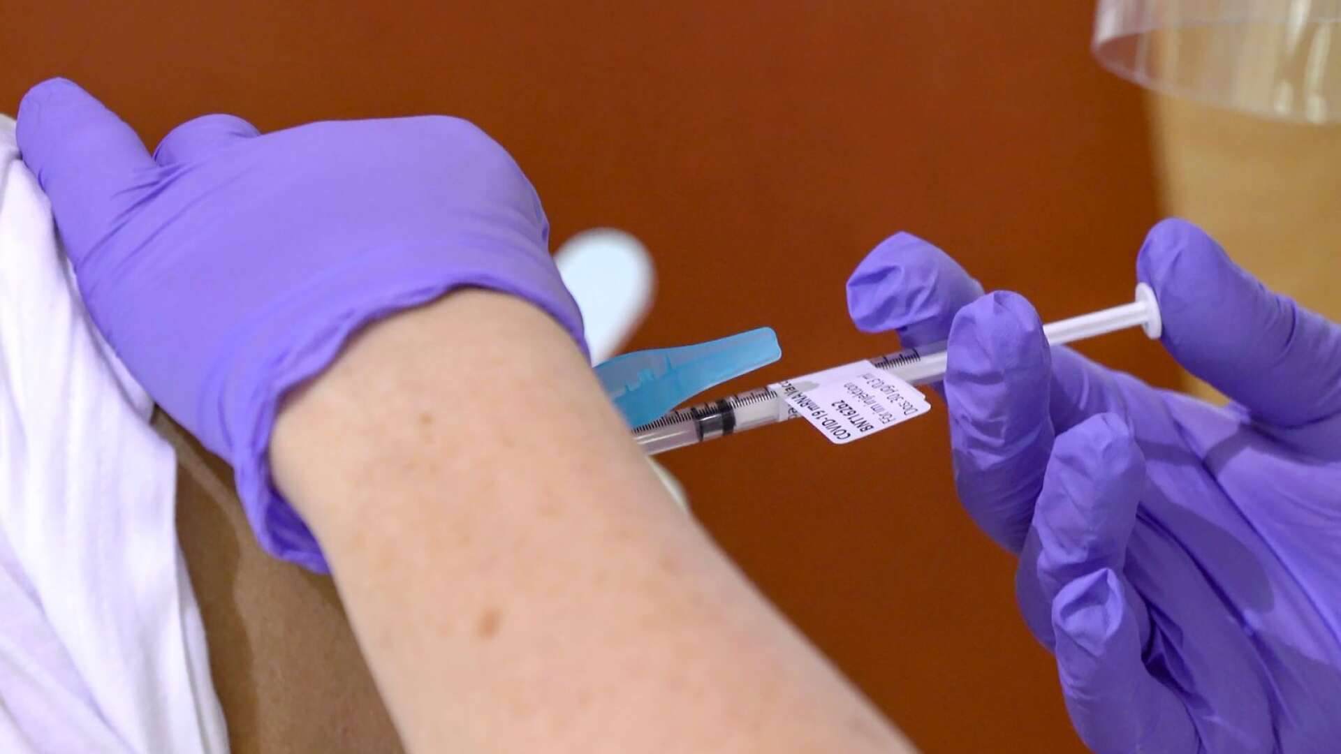 Patienterna i Filipstad som har fått den första dosen av vaccinet mot covid-19 ska få sin andra dos. Arbetet väntas inledas inom kort.