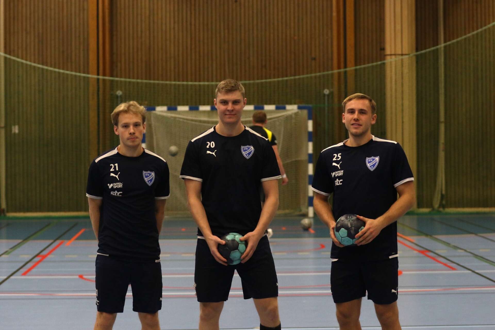 U19-landslaget tränade i Skövde under onsdagen. IFK Skövdes trio Linus Gustavsson, Isak Borg och Simon Brodow var tre av de 20 spelarna.