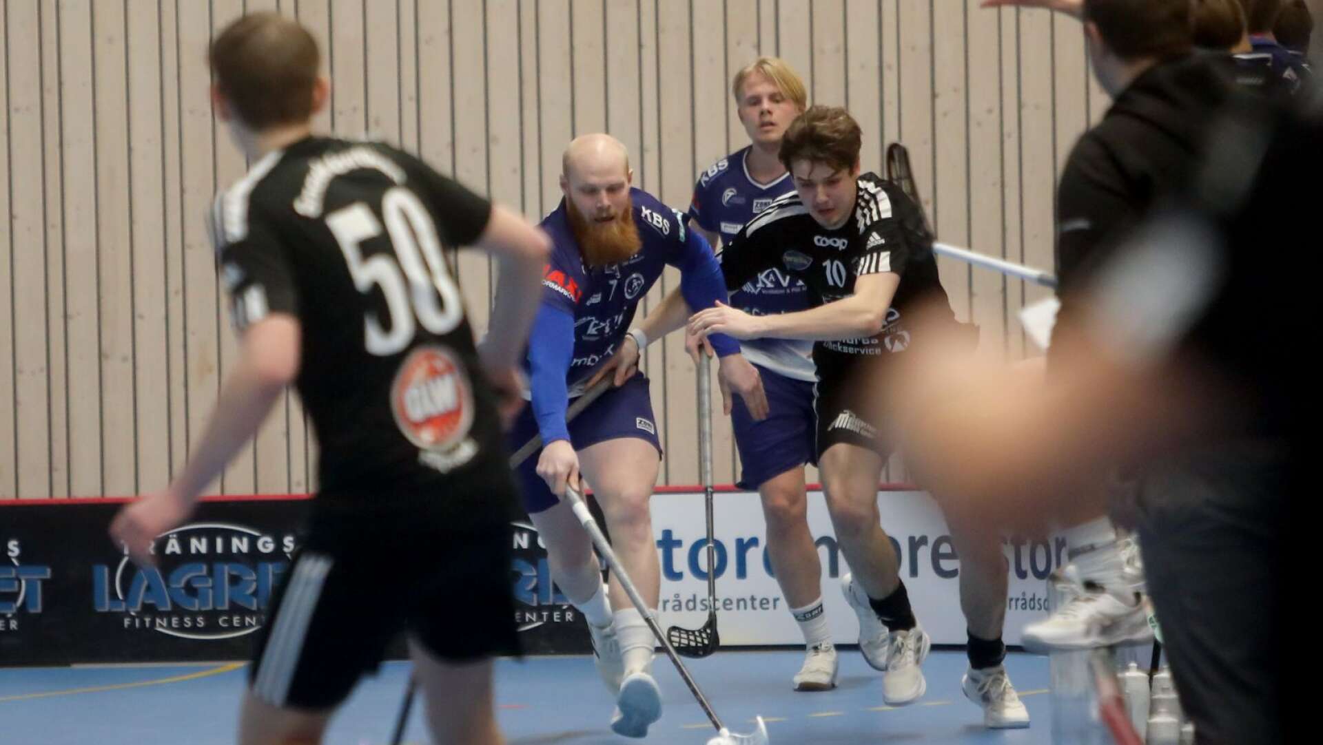 Filipstad förlorade i säsongens sista möte. Karlskoga vann matchen med 8–4.
