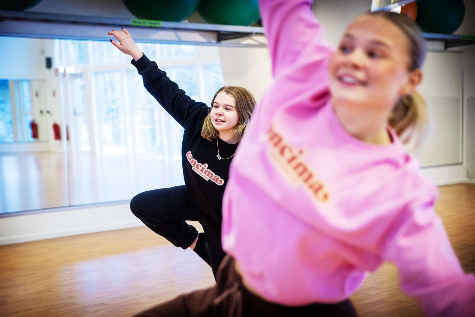 För Leia Cannervik har danslärare Maja Brodén på Encima blivit en trygg vuxen utanför hemmet.