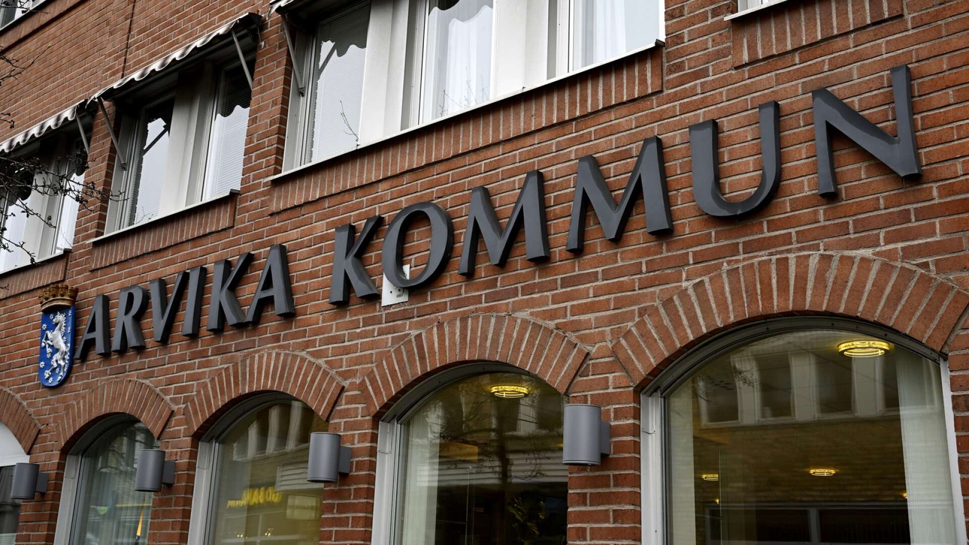 Tjänstemän på Arvika kommun har polisanmälts för tjänstefel efter att inte ha lämnat ut en mejlkonversation.