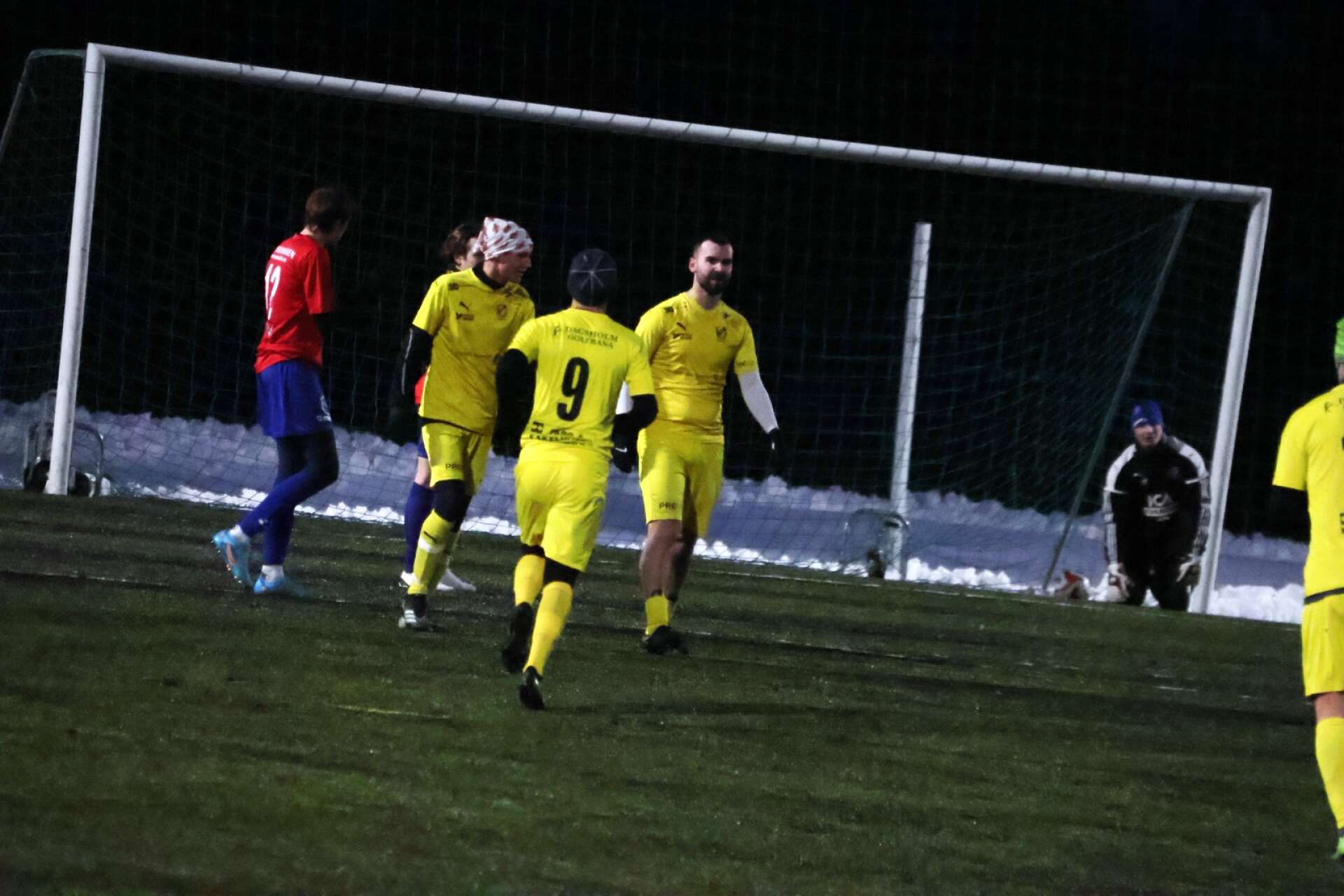 Ellenö gjorde 1–0 på ett märkligt sätt. Ismail Fazlija tog på sig målet, men det noterades som självmål.