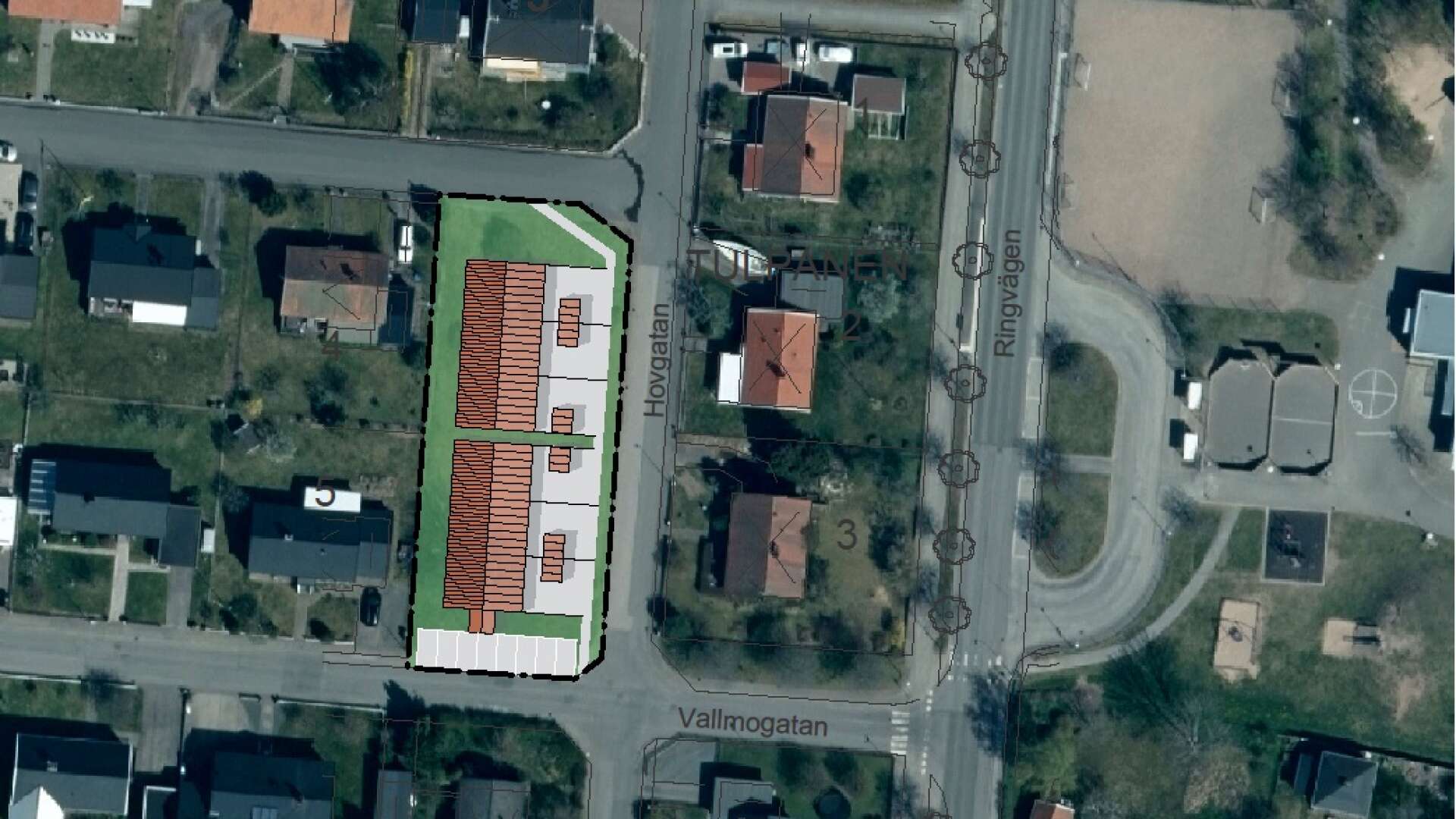 Fyra radhus planeras i kvarteret Blåklinten i Hjo, ett stenkast från Guldkroksskolan som ses till höger om Ringvägen på skissen.
