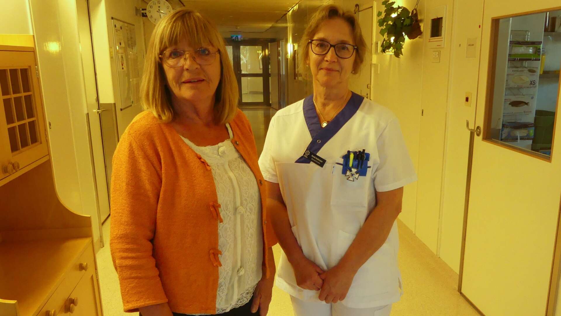 Säffle är först i Region Värmland med en vårdsamordnare för patienter med psykisk ohälsa. Enhetschefen på vårdcentralen Säffle-Nysäter Gunilla Jonasson, ses här tillsammans med sjuksköterskan Annelie Andersson som tidigare jobbat som vårdsamordnare i Västra Götalandsregionen.