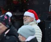 Filipstads julmarknad blev en fest för hela familjen. Det såldes juldekorationer, lotter och hembakat, bland annat. Marknaden arrangerades av Filipstadsföretag i samverkan. Thomas Andersson bjöd på ett och annat leende.