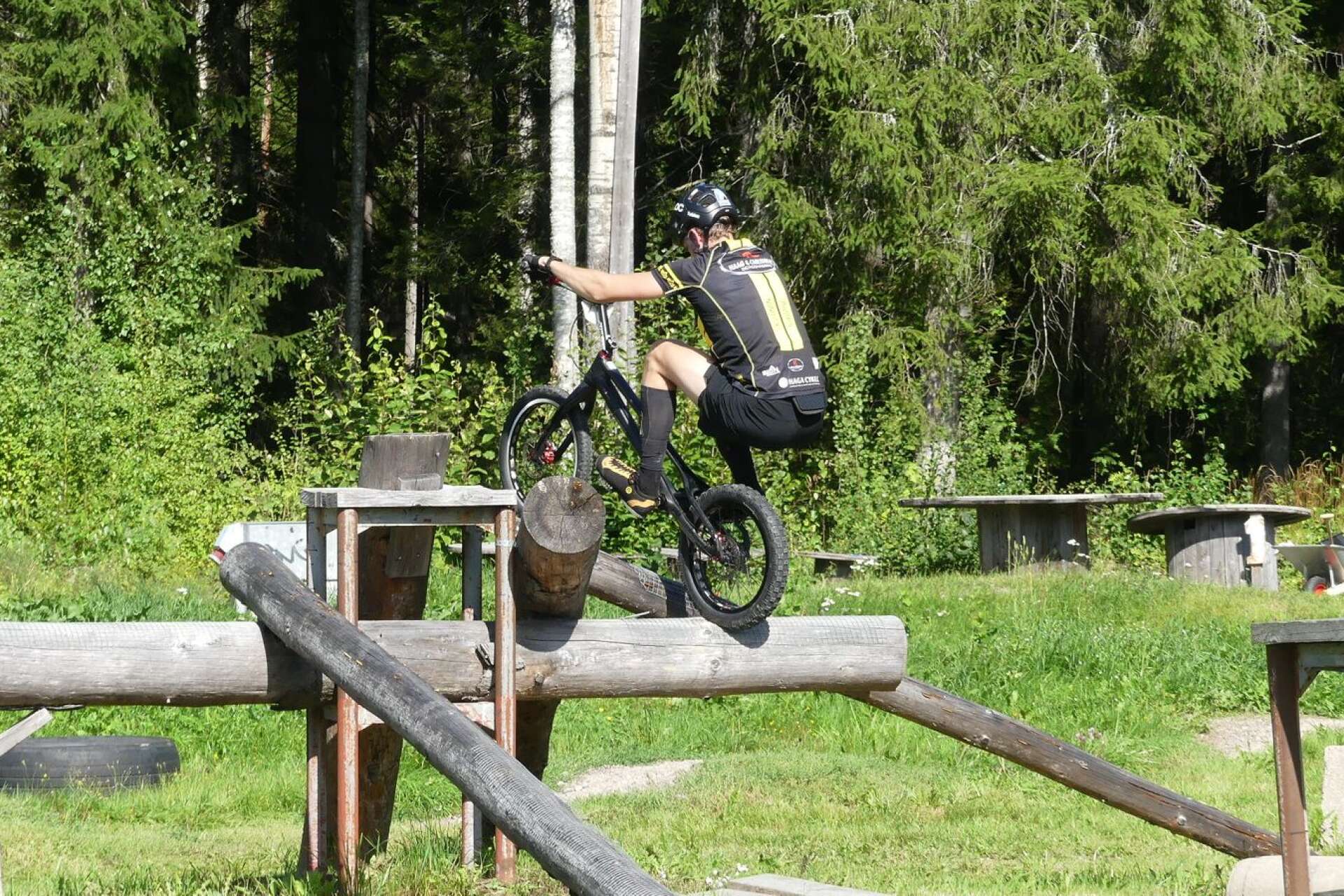 Tobias
 Hult, Cykelklubben Dainon. 
