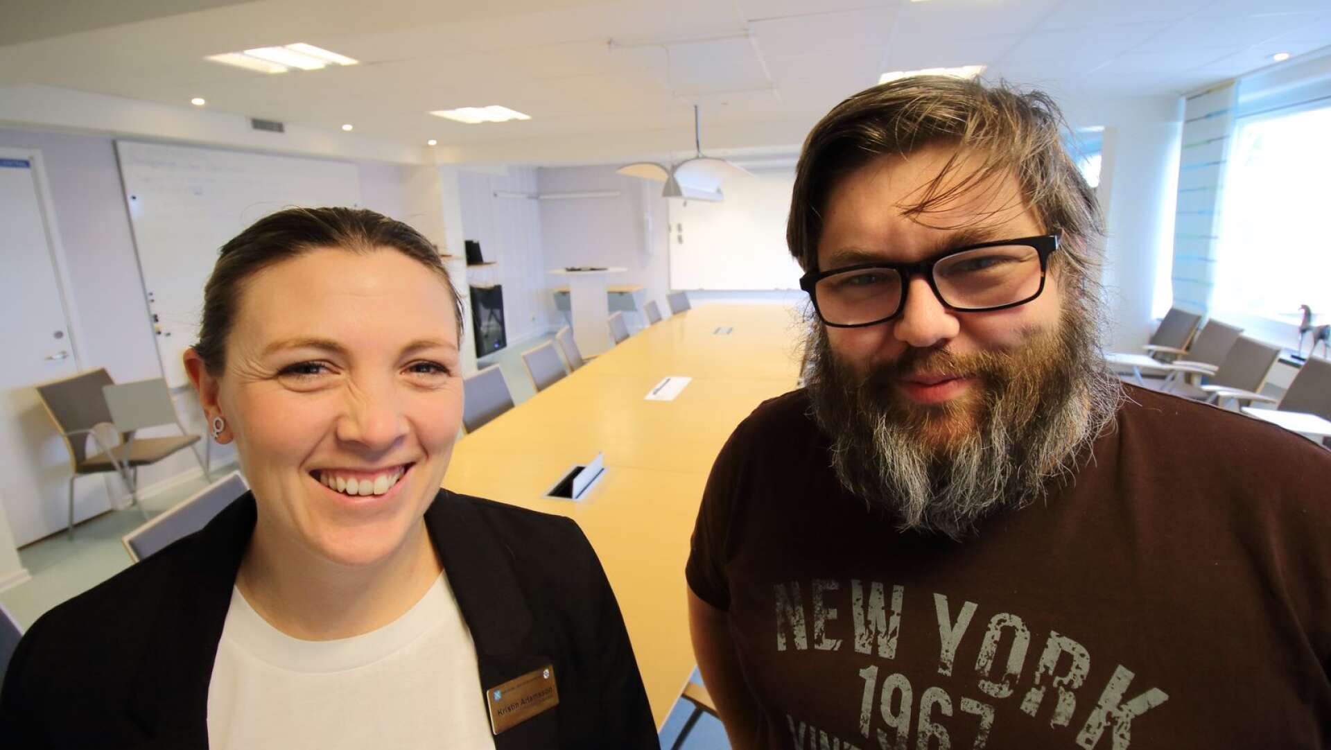 Folkhälsoutvecklare Kristin Adamsson, ansvarig för ungdomsfrågor, och Martin Hårsmar (M), folkhälsonämndens ordförande.