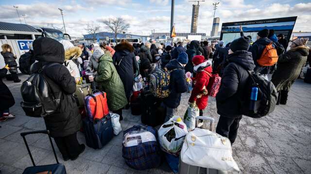 Många personer har flytt från krigets Ukraina. Nu väntas de första som blivit placerade i Kristinehamn anlända inom några veckor.