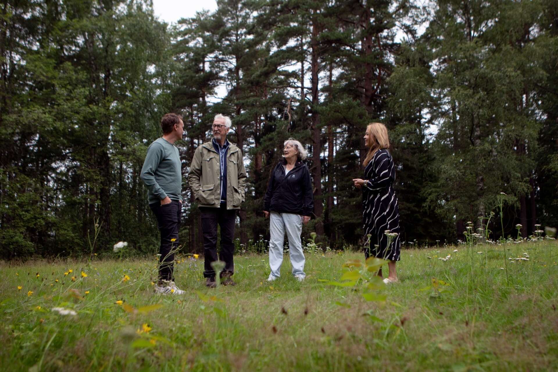 Jonas Sandström, Anders Ohlsson, Britt-Marie Karlsson och Ida Edström samlades på platsen där partiet bildades för 125 år sedan.