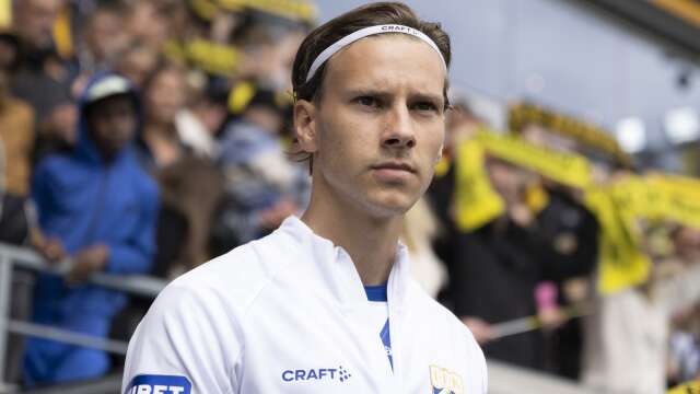 Lucas Kåhed från Säffle fortsätter karriären i IFK Göteborg. 20-åringen har förlängt kontraktet med klubben till och med 2026.