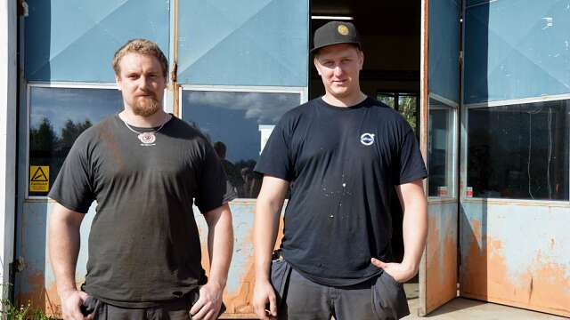 Emil och Mikael Hedelin är bröderna som tillsammans startat Lysviks svets och maskin.
