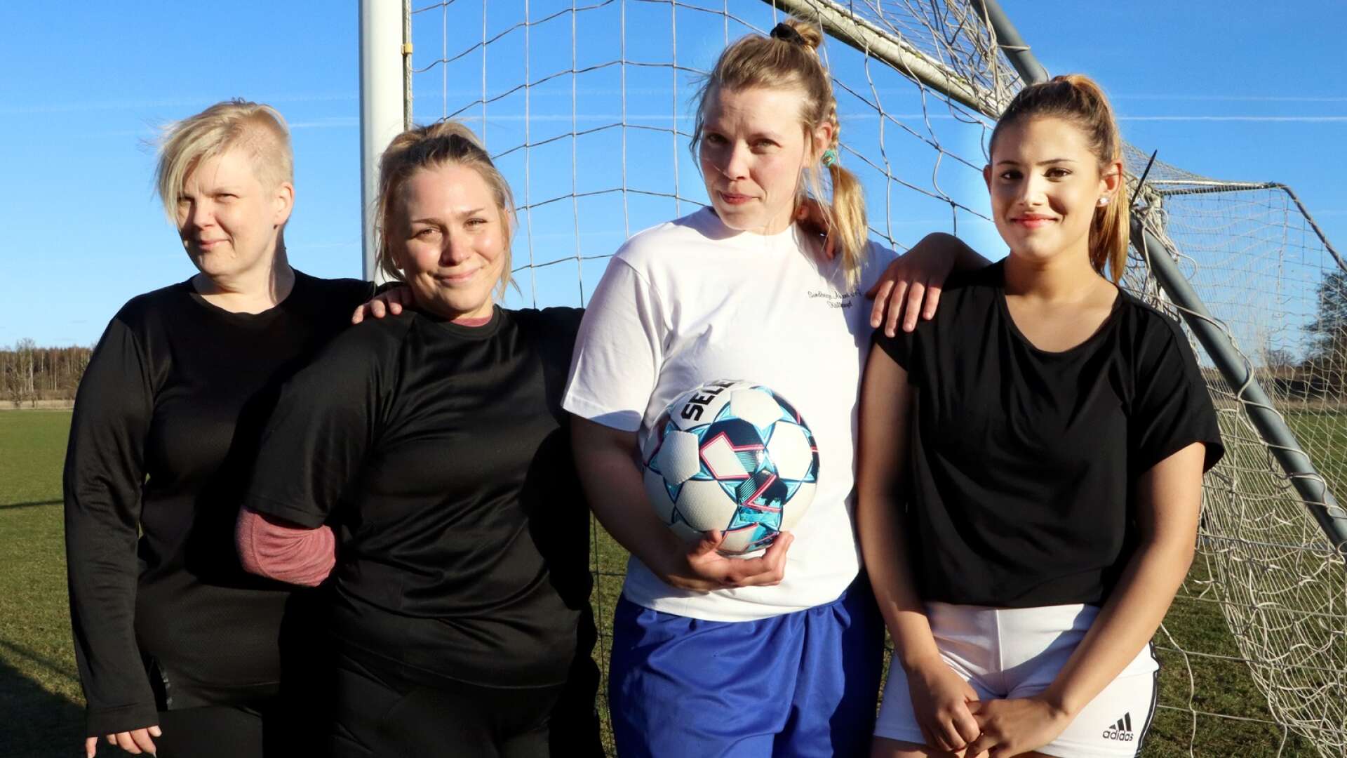 Utespelarna Christina Bodling och Elin Zlatkovic har omskolats till målvakter samt nya spelare från Korsberga IF är Petra Nilsson och Lova Leijonmarck.